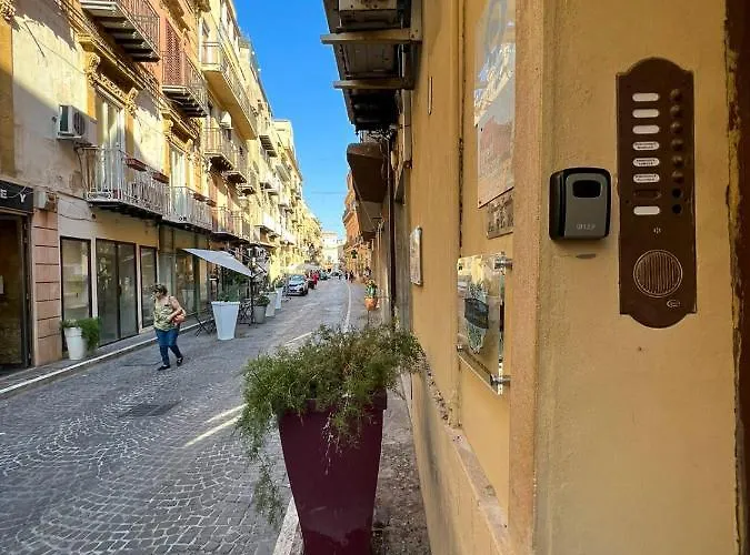 Calua Experience View